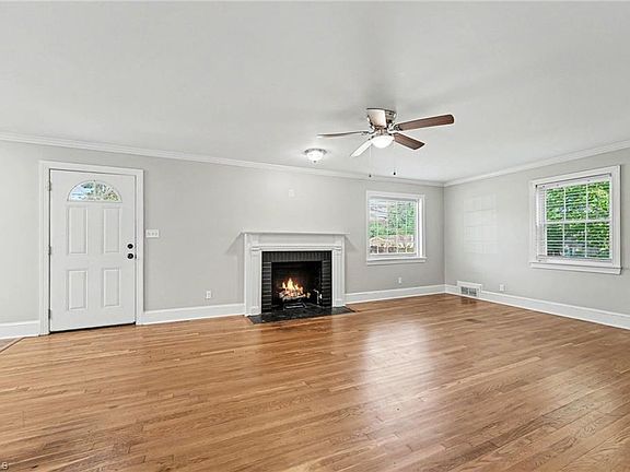 3rd image of 213 Styers Rd
