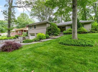 86 Conrad Dr, New Haven, CT 06515