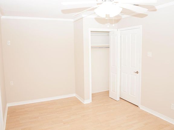 Middle bdrm facing 1st closet