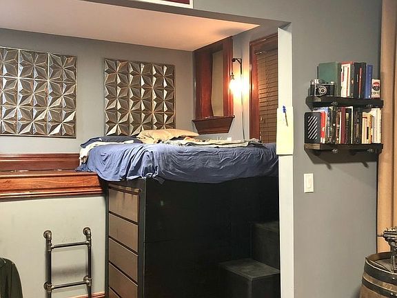 5th image of 19 Barrow St APT 3