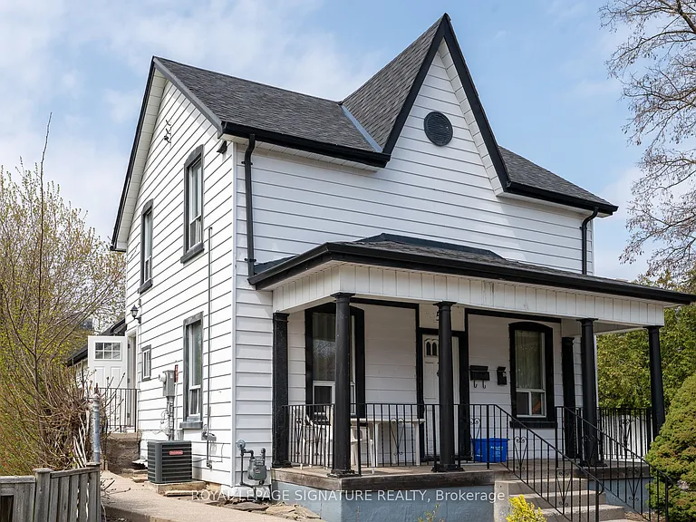 52 Wellington St W #UPPER — Photo 1
