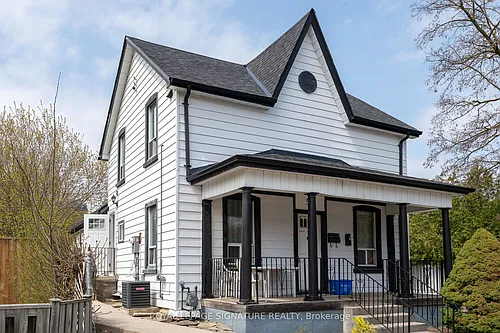52 Wellington St W #UPPER Photo 1