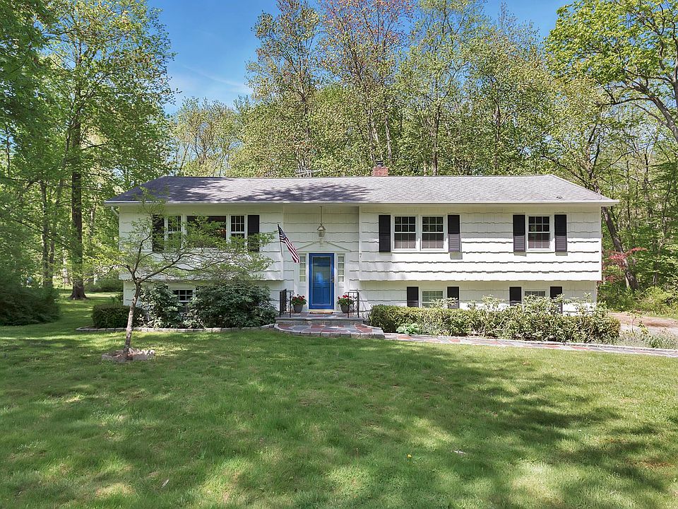 1st image of 7 Edgewood Dr