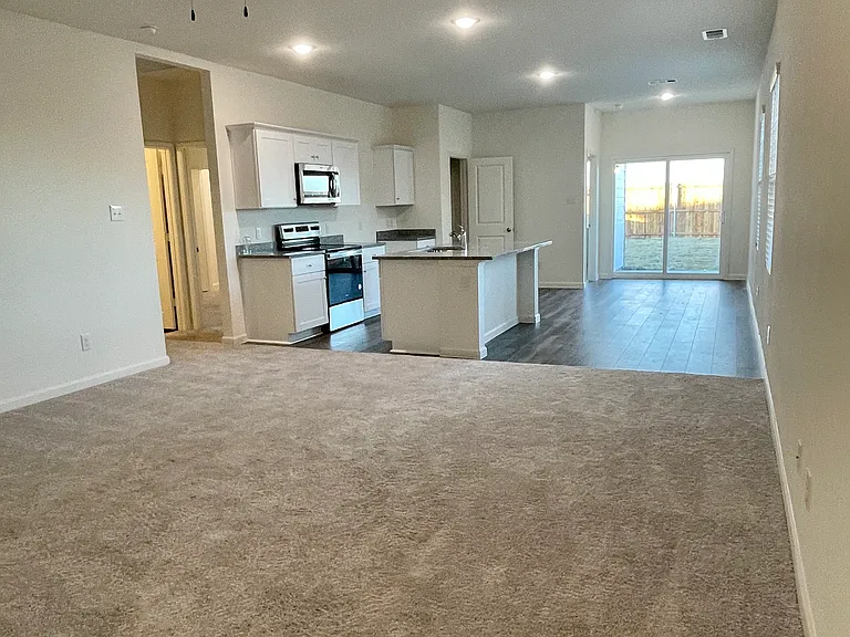 6222 Old Bridge Way — Photo 2