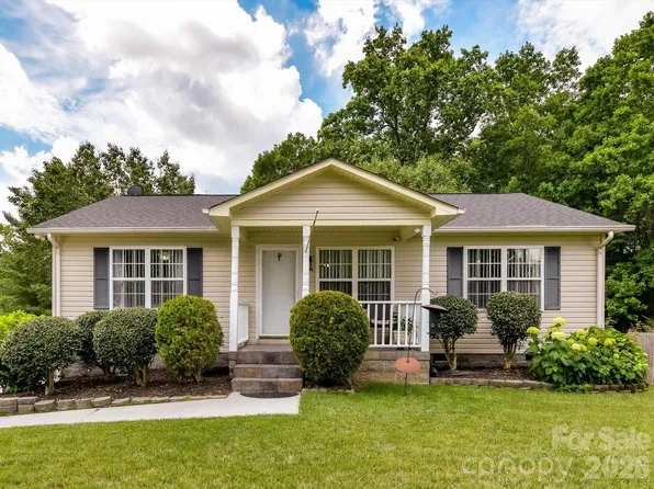 1008 Martin Luther King Jr Ave, Kannapolis, NC 28083