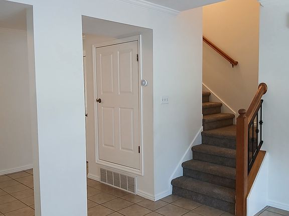 3rd image of 790 E Hamlet Cir N