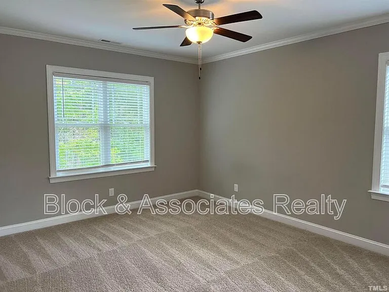 555 Mariah Towns Way — Photo 10