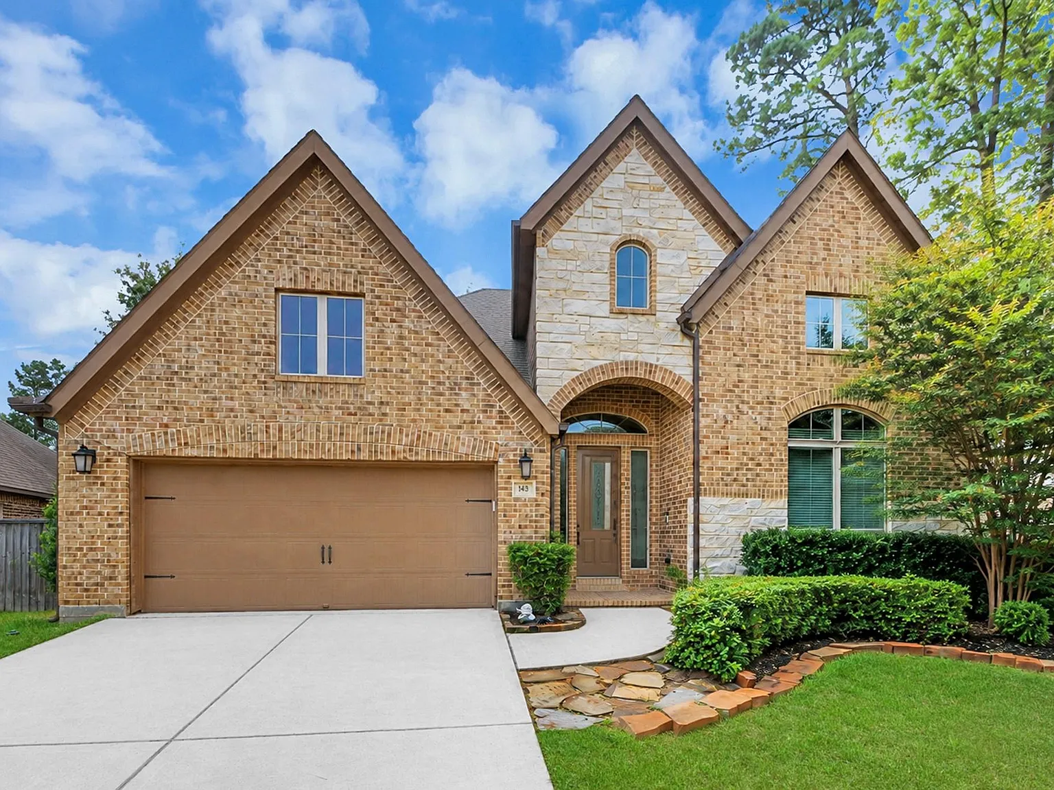 5 bed, 3.5 bath, 3395 sqft, $3,800 — Photo 3