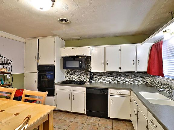 4th image of 2026 Yorktown Dr