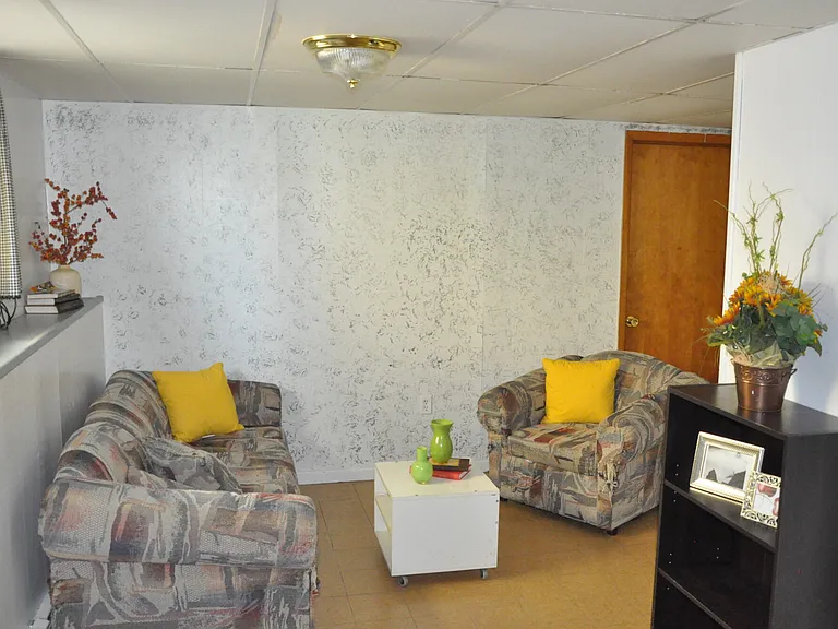 218 Delaware Ave #2 — Photo 15