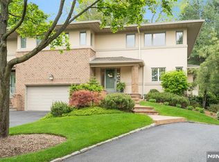 22 Fox Run, Allendale, NJ 07401