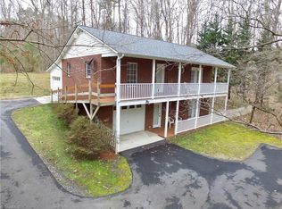 324 Buena Vista Dr, Pilot Mtn, NC 27041