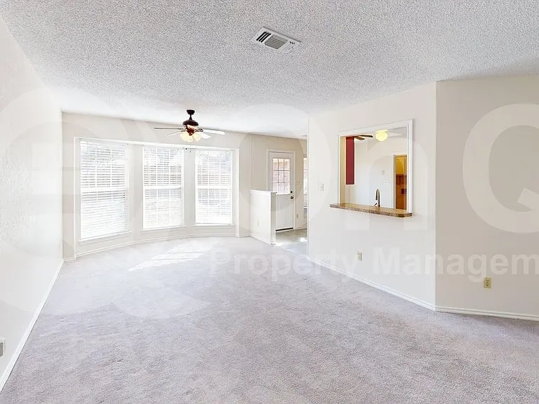 1414 Bogard Ln — Photo 4