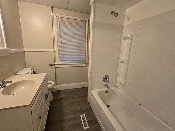 2nd image of 550 Freeman St NW #552