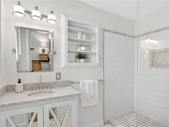 5th image of 1388 Amanda Cir