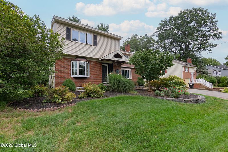 2nd image of 1052 Cornelius Avenue