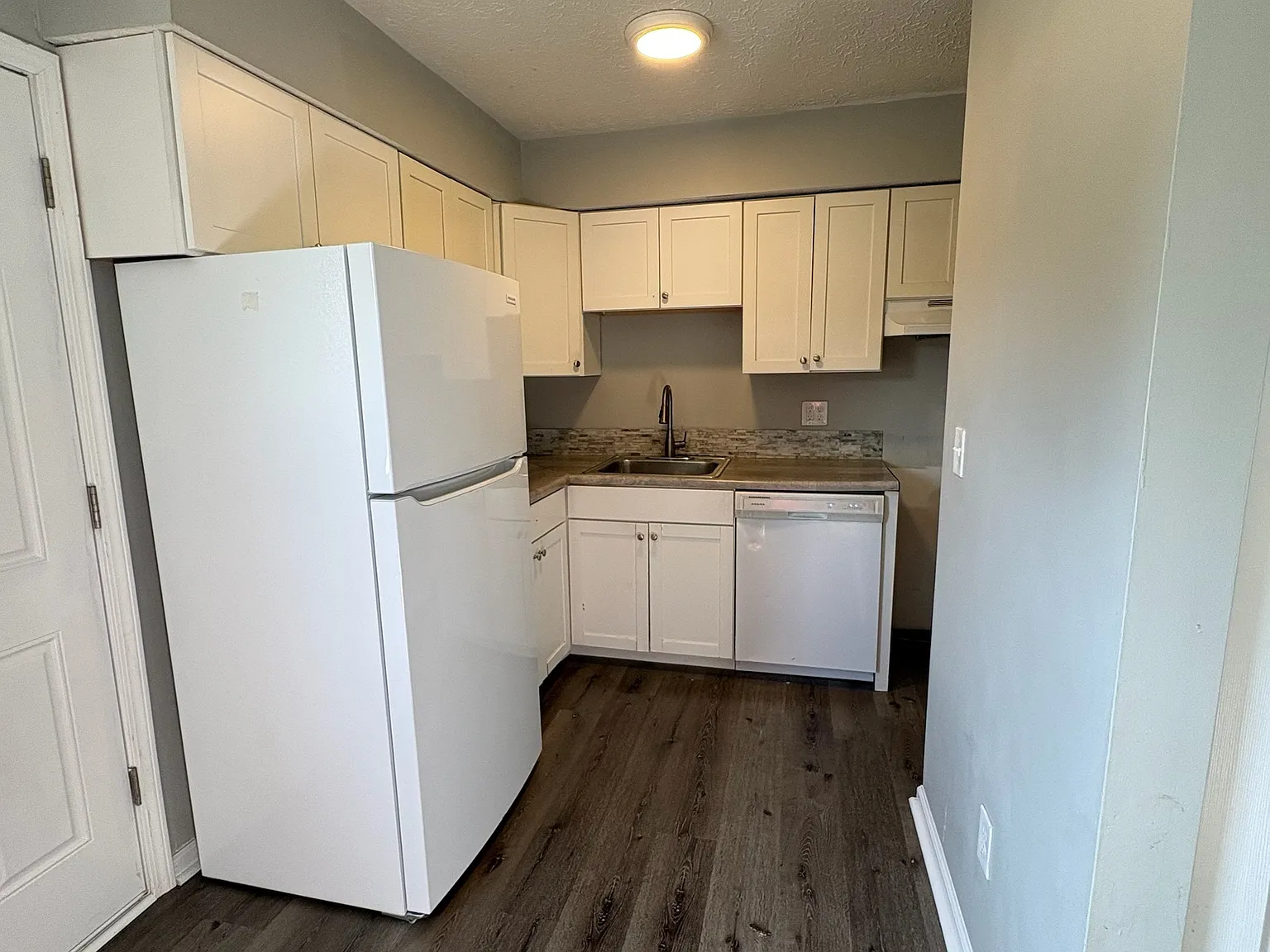 2 bed, 1.5 bath, 1040 sqft, $1,275 — Photo 4