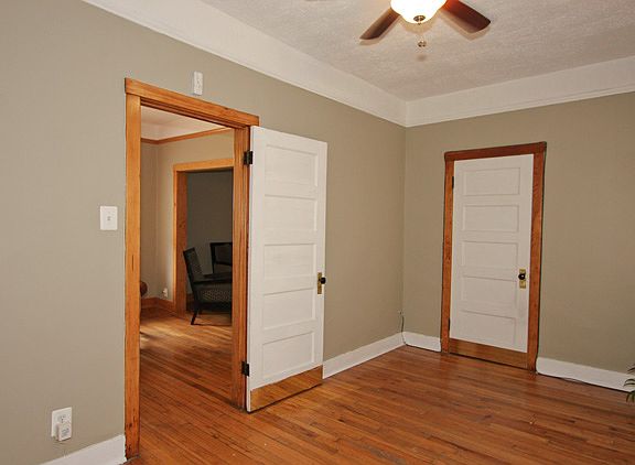 3rd image of 1121 N Kedvale Ave #1