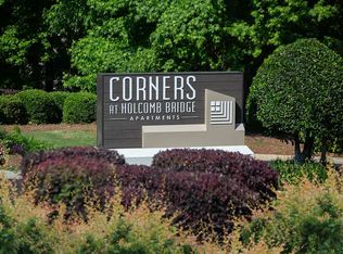 Corners at Holcomb Bridge, Peachtree Corners, GA 30092