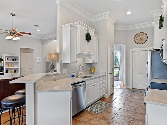 3rd image of 300 Garden Park Ln