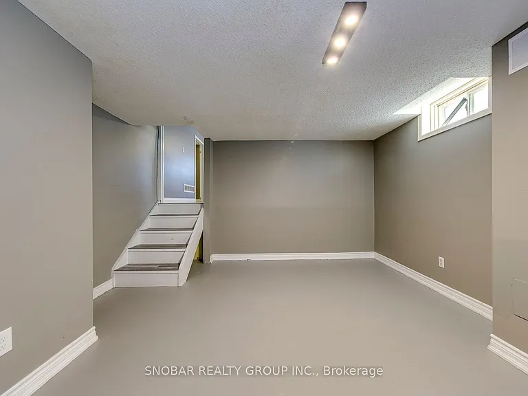 547 Conway Ct — Photo 25