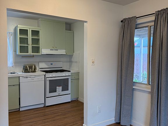 5th image of 4225 Samoset Ave