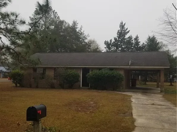 101 Pine Ct, Blackshear, GA 31516