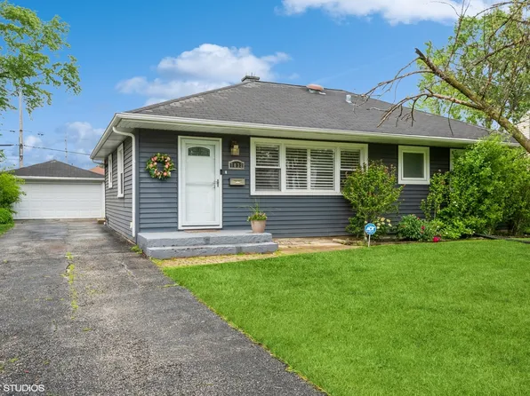 7032 Palma Ln, Morton Grove, IL 60053