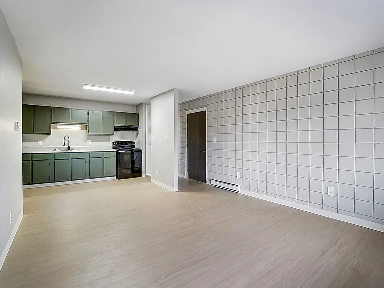 Hickory Creek Apartments — Photo 6