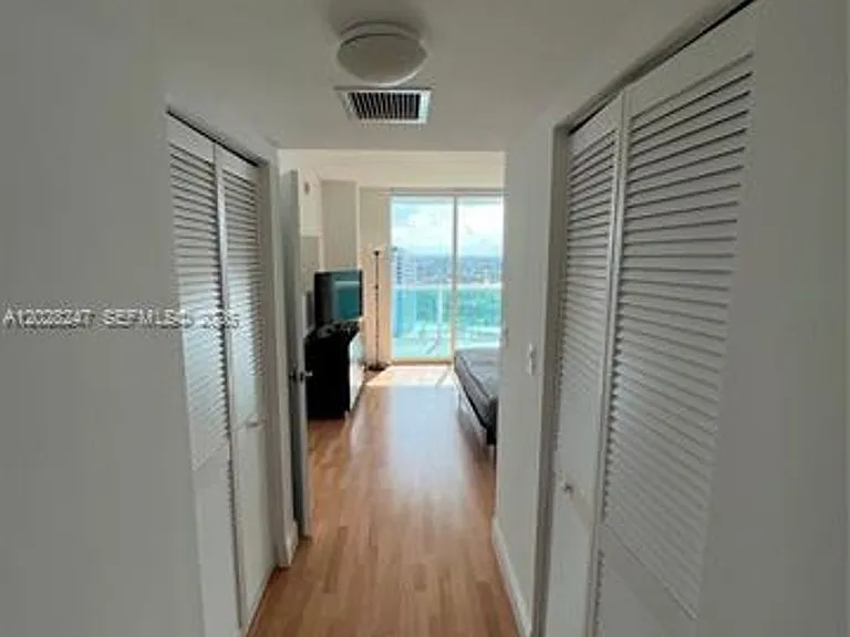 1800 N Bayshore Dr #2310 — Photo 37