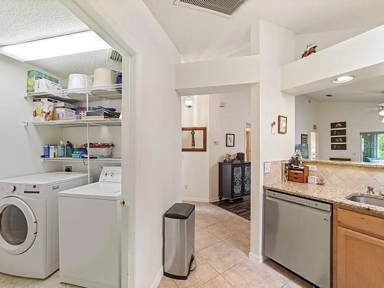 2038 NW 50th Ave — Photo 11