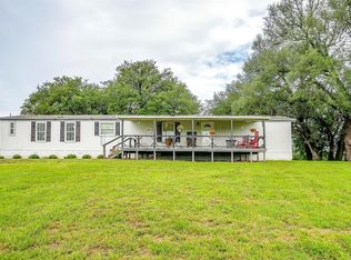 421 Red Bluff Cir, Millsap, TX 76066