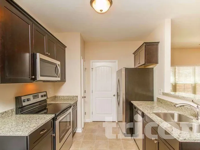 2153 Cason Ln — Photo 4