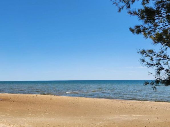 1647 Primrose St, East Tawas, MI 48730