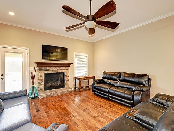 4th image of 10321 Valley Farms Blvd