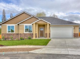 2440 NW 9th Ct, Redmond, OR 97756