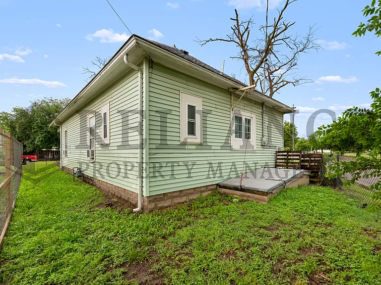 1405 S Ida St — Photo 6