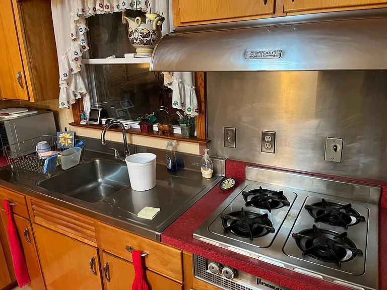 Kitchen stove