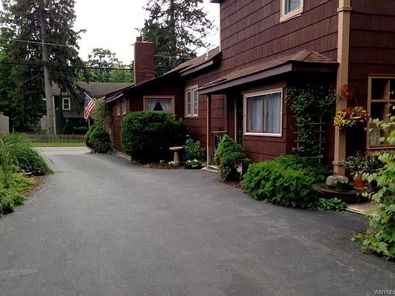 2nd image of 197 Clinton St