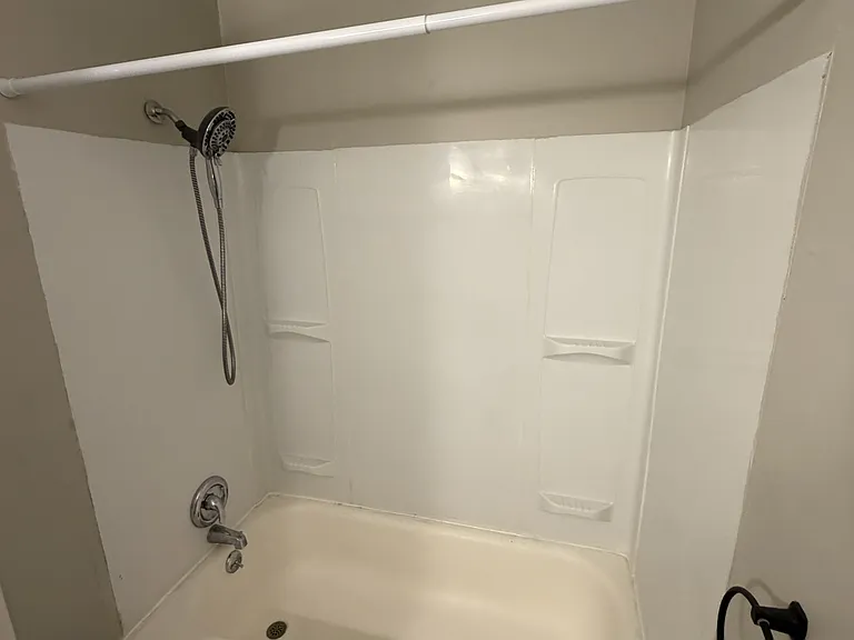 6400 Kingsdale Blvd #201 — Photo 4