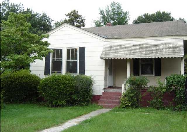 1st image of 2617 Woodlawn Ave