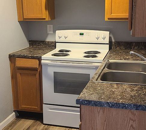 3rd image of 424 12th St #426-A