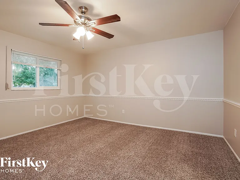 1931 SE 10th Pl — Photo 13