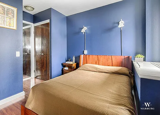 Sold by Warburg | media 20