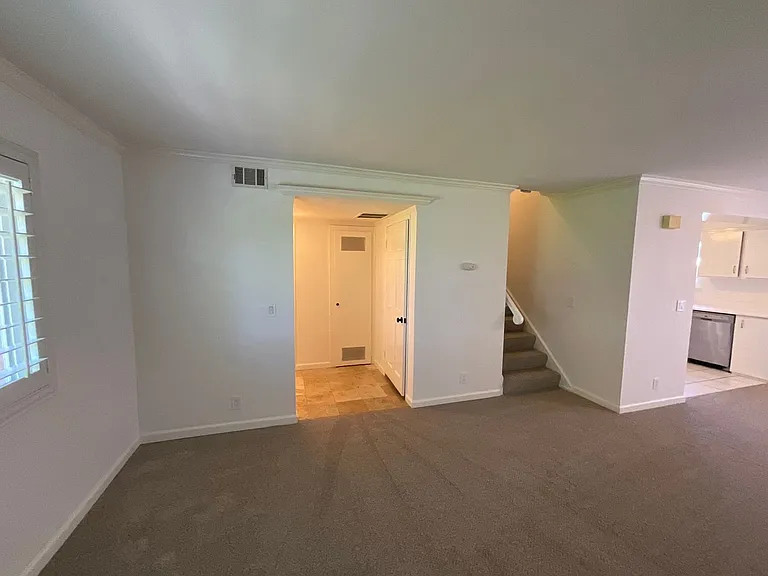 19754 Kingswood Ln — Photo 4
