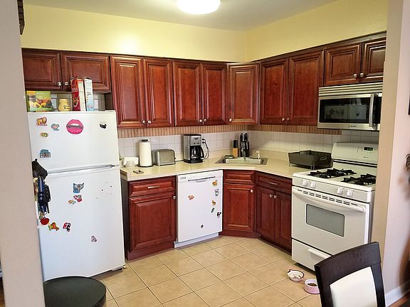 4th image of 3216 35th Ave #2F