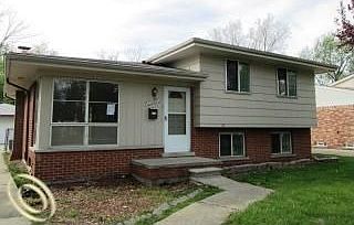3rd image of 23470 Hanover St