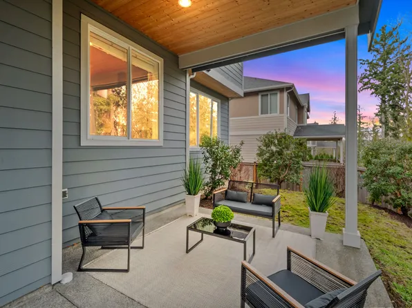 908 10th Pl NW, Issaquah, WA 98027