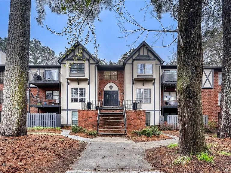 6851 Roswell Rd #M13 — Photo 29