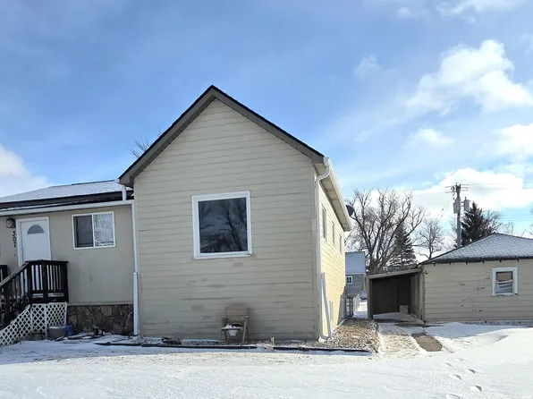 307 5th Ave, Edgeley, ND 58433
